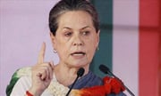 परिस्थिती बदलविण्याची ताकद कायम असल्याचं शरद पवारांनी दाखवून दिलं:सोनिया गांधीं
